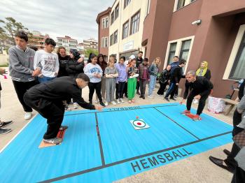 10-16 Mayıs Engelliler Haftasında Hicri Ercili Özel Eğitim Okulu'nda Hemsball etkinliği düzenlendi.